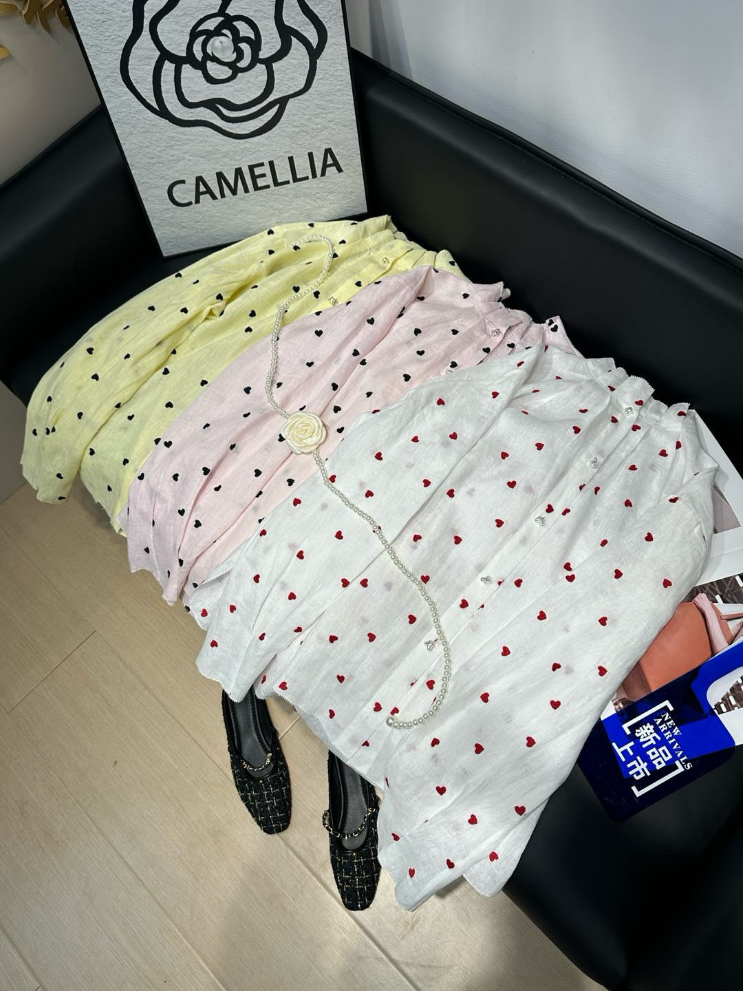 Chloe’s Spring Trip: High-End Women’s Outfit with 100% Smelt Embroidery Shirt