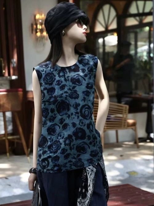 Elegant Silk Rose Print Sleeveless Top - Vintage Style Summer Vest 1 Elegant Silk Rose Print Sleeveless Top - Vintage Style Summer Vest
