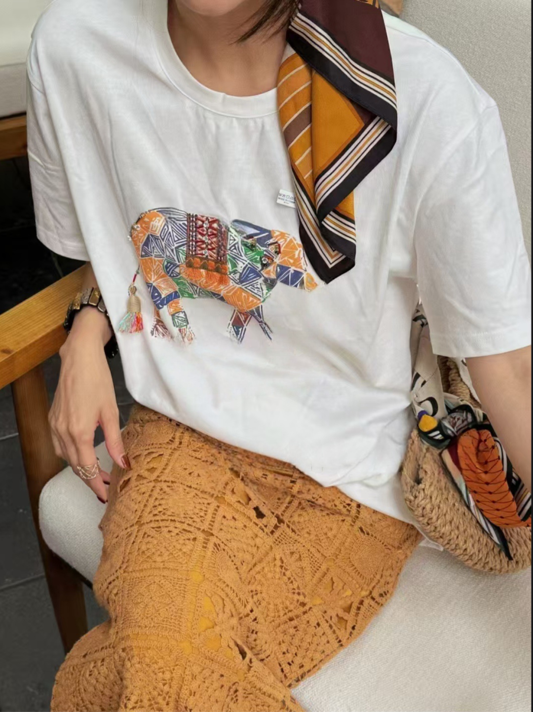 High-Quality Women’s Suit Collection with Unique Embroidery and Tailoring Styles - 图片 5