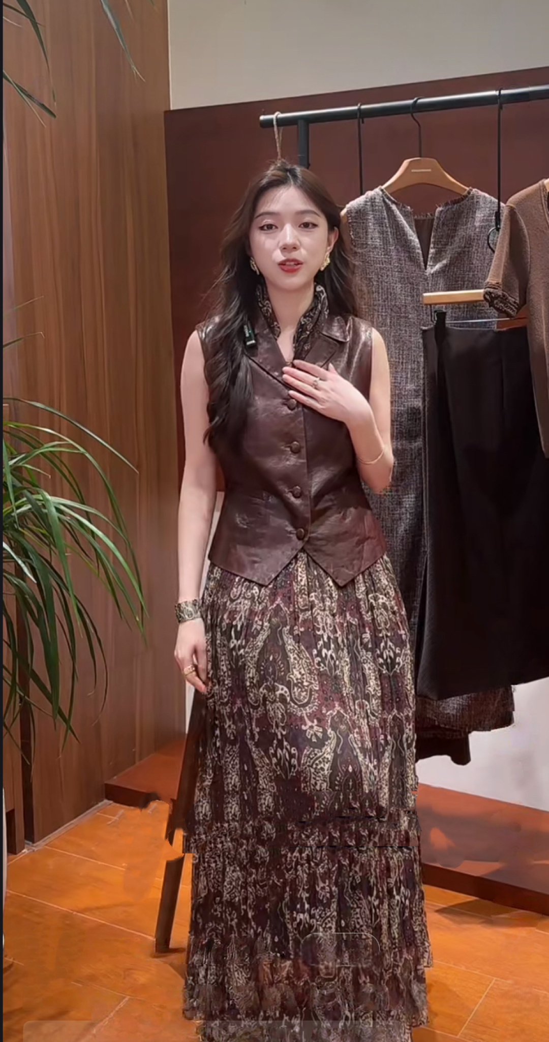 High-Quality Women’s Suits and Dustproof Bags: Eurofascian Fashion Trends 2025 - 图片 6