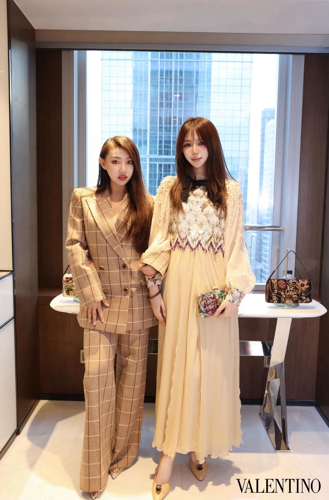 NO:835014,Show,,19860909Show,,,Women's clothing