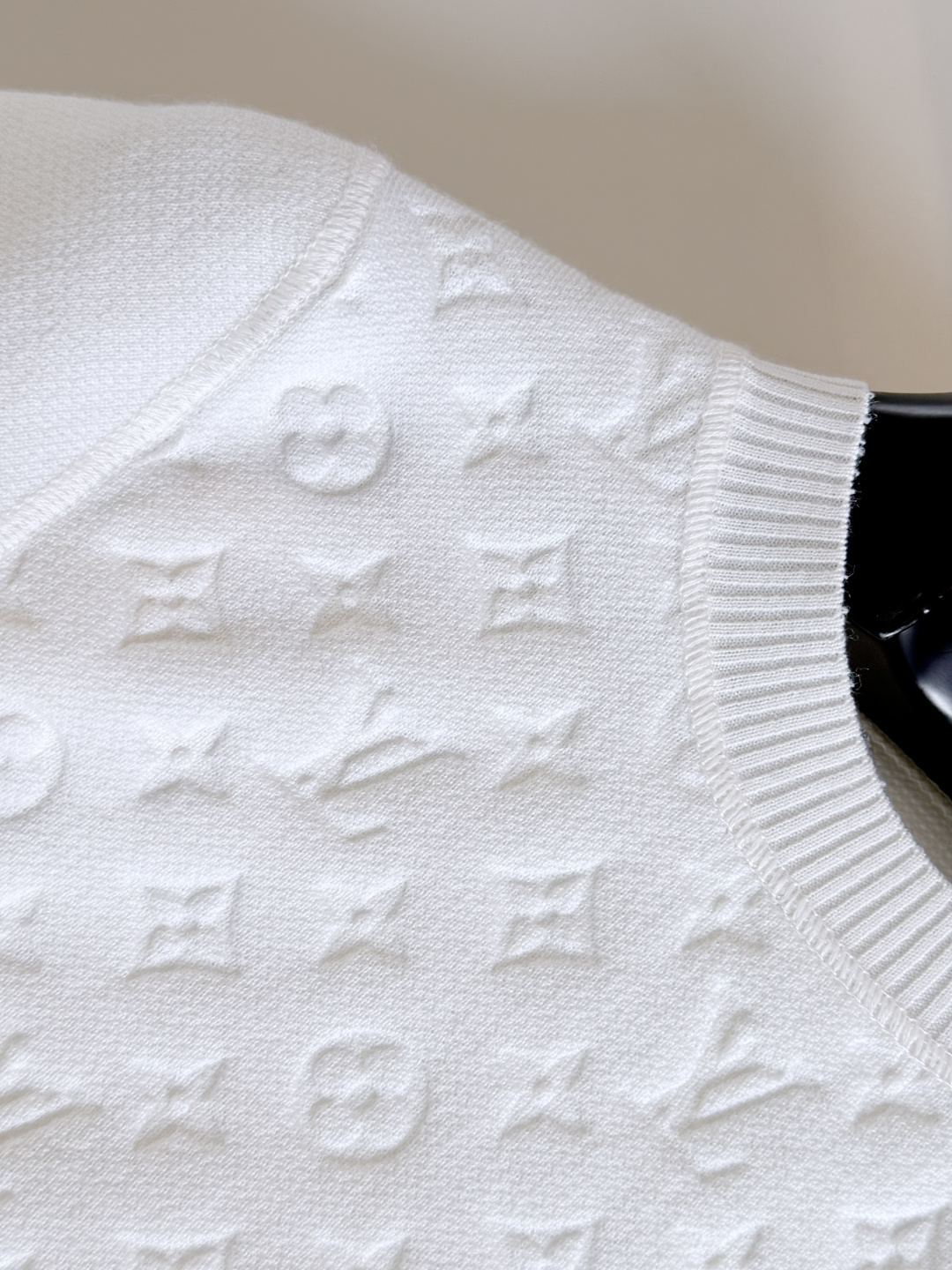 NO:841632,Details: Stretch rib collar collar shape, Simple and elegant high-density knitting, OK for commuting and leisure,19860909细节 弹力罗纹领袖口造型 简约大方高密度针织 通勤休闲都ok,,,Women's clothing