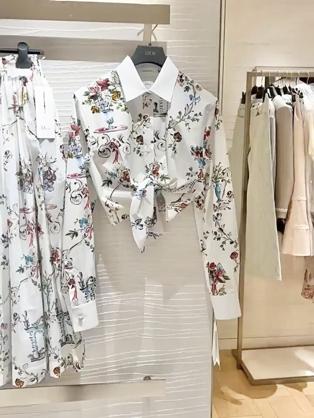 NO:891630,Pair it with the look,,19860909搭配look,,,Women's clothing