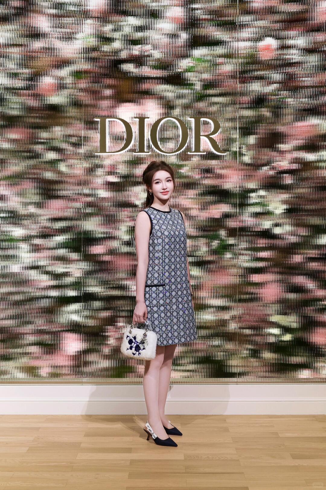 NO:891975,Styling look,,19860909造型look,,,Women's clothing