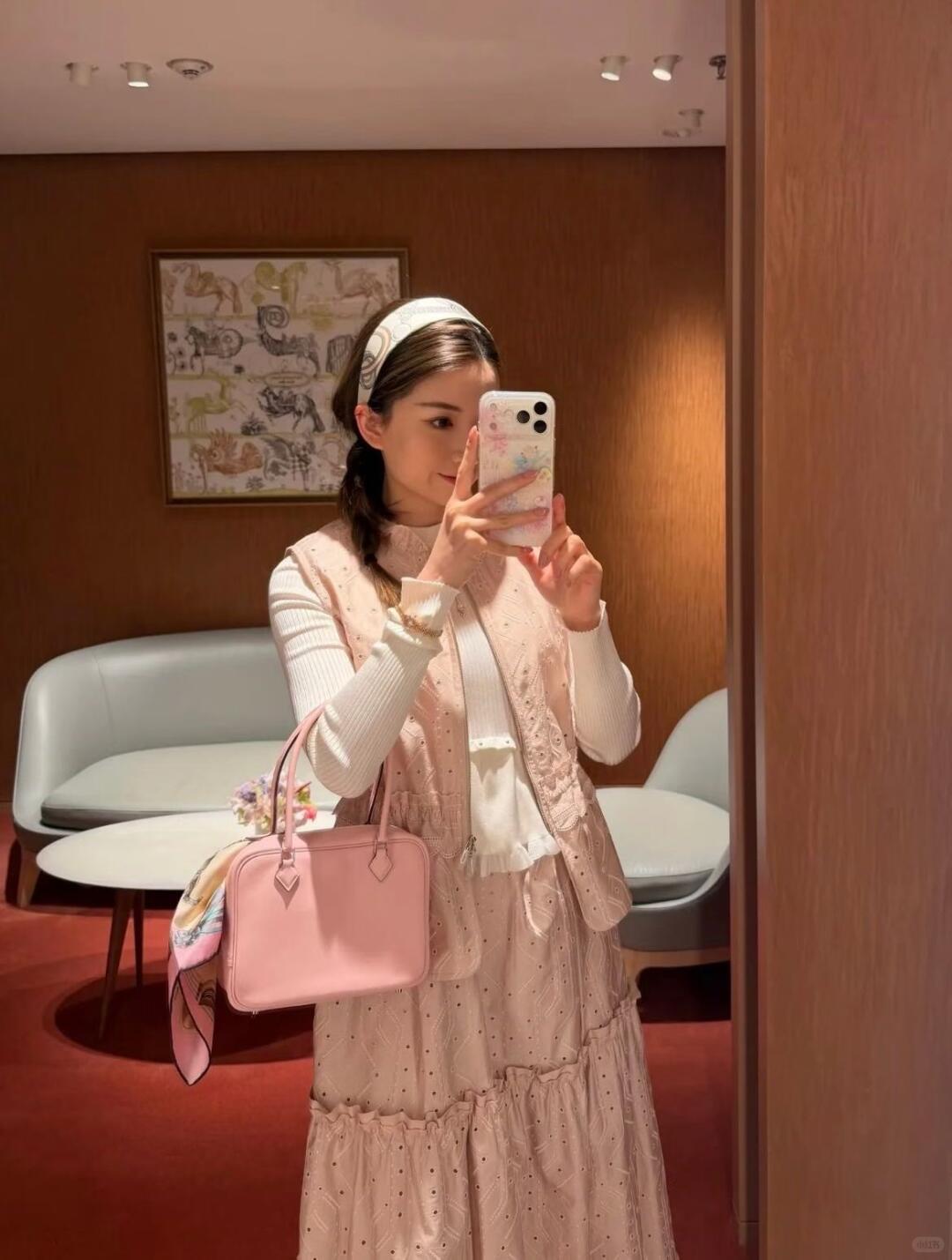 NO:893417,Pair it with a pink vest for a sophisticated and elegant set,19860909搭配粉色马甲 一套精致典雅,,,Women's clothing