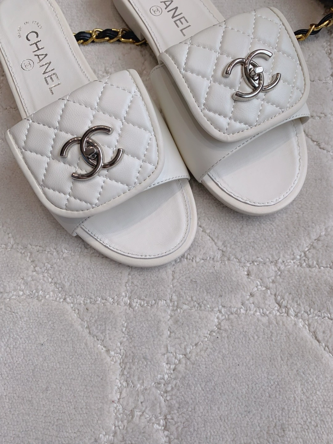 Chanel 特价 断码 不退换 38