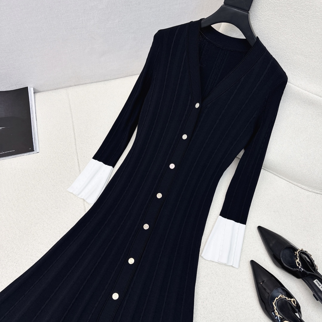 Elegant Knit Maxi Dress - Autumn Collection Special Yarn, Chic Party Outfit 3 cmp i1752900209517 8927 0 1