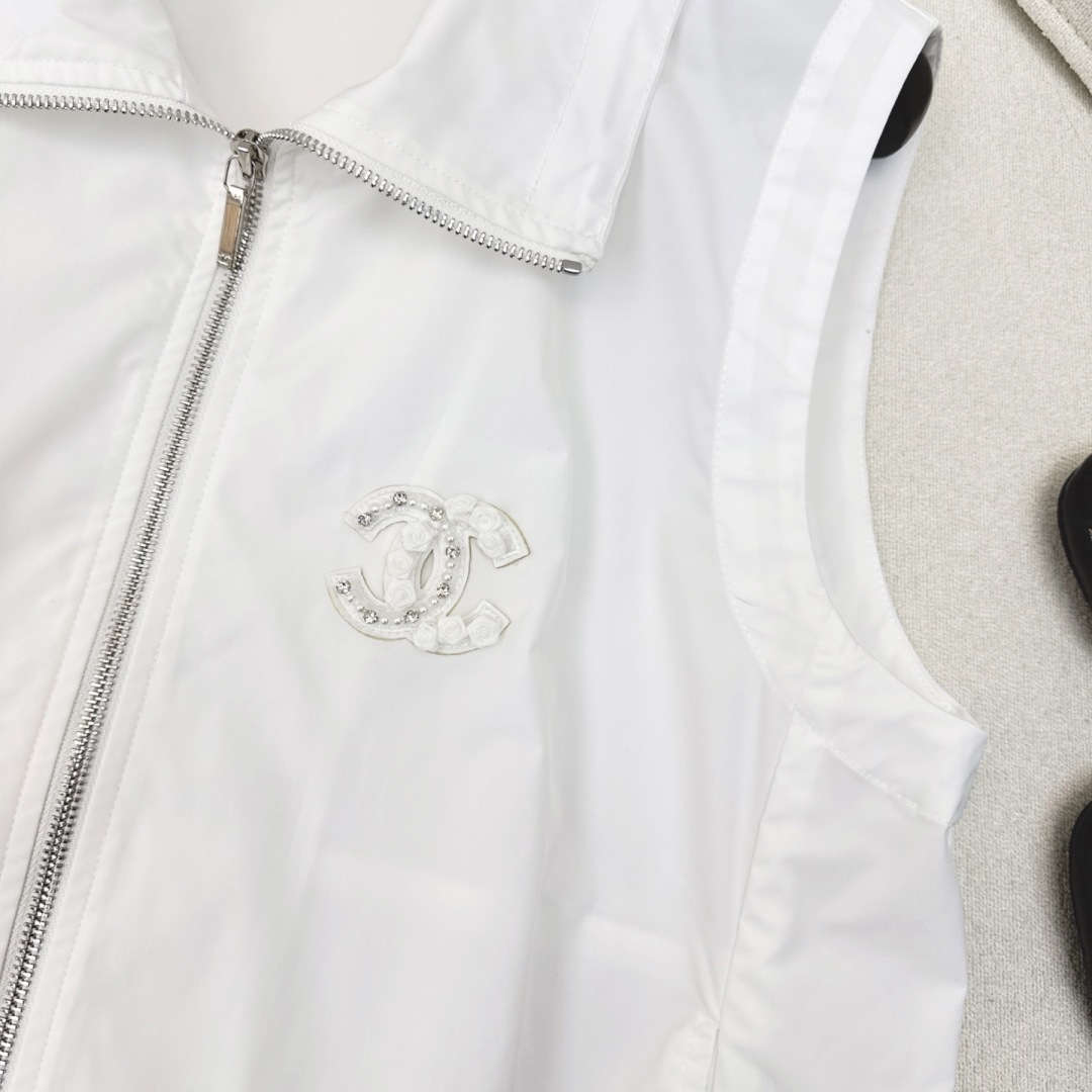 特价🉐️一套❗️现货齐码❗️不退不换❗️C家 25Ss————春夏最新款运动少女风尼龙套装💙 马甲外套+