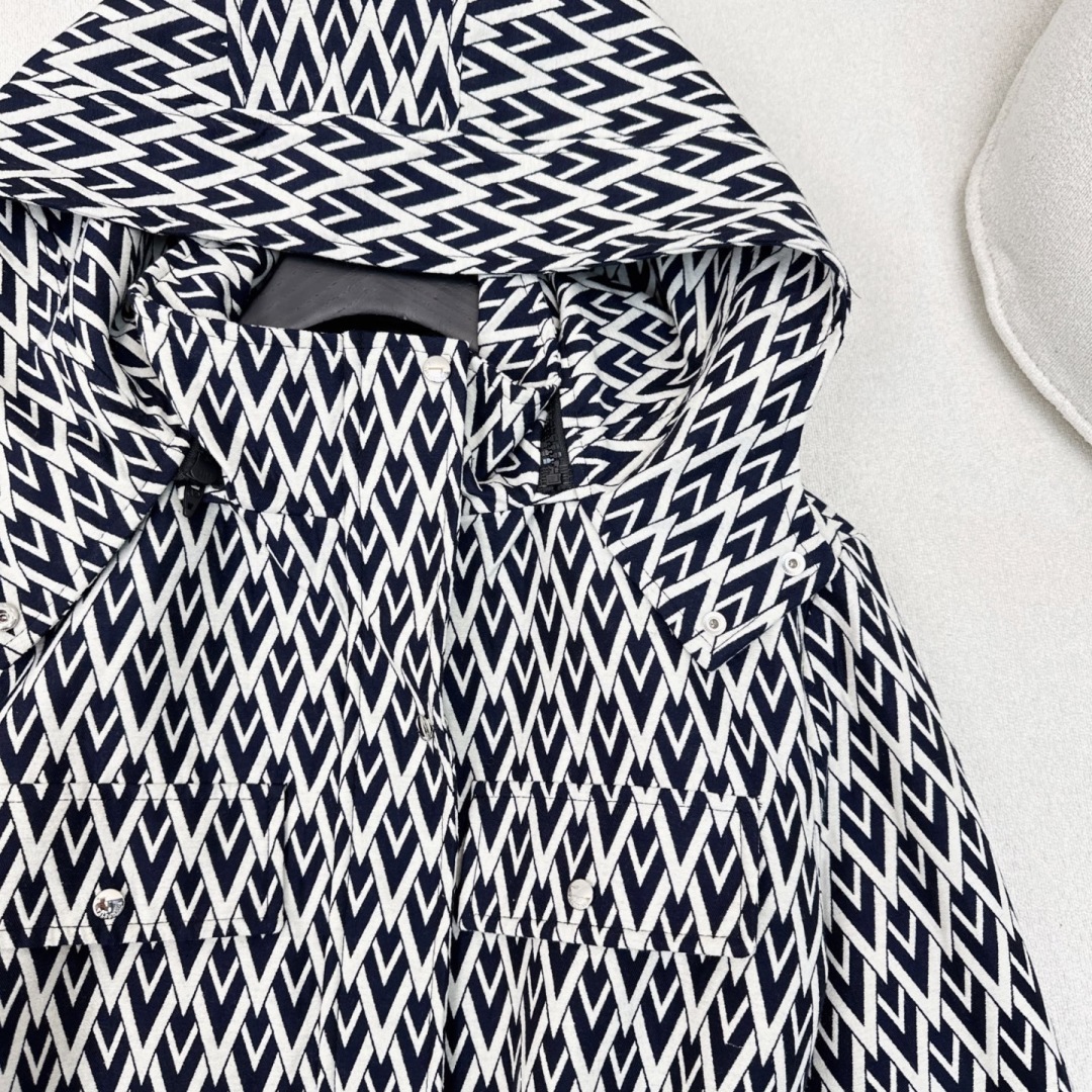 “VLTN 25Ss Women’s Suit: Stylish Hat Design, Custom Fabric, Big Pockets” - 图片 4
