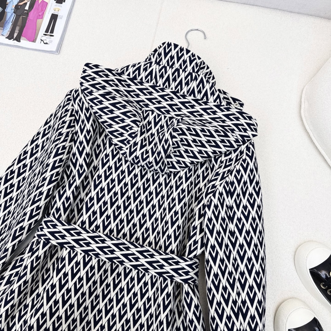 “VLTN 25Ss Women’s Suit: Stylish Hat Design, Custom Fabric, Big Pockets” - 图片 9