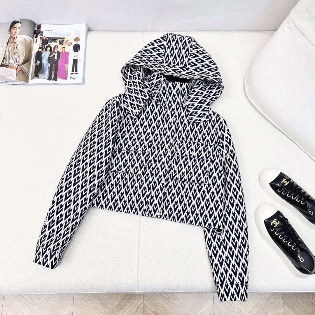 Stylish VLTN 25Ss Women’s Suit with Hat: Autumn/Winter Exclusive Launch