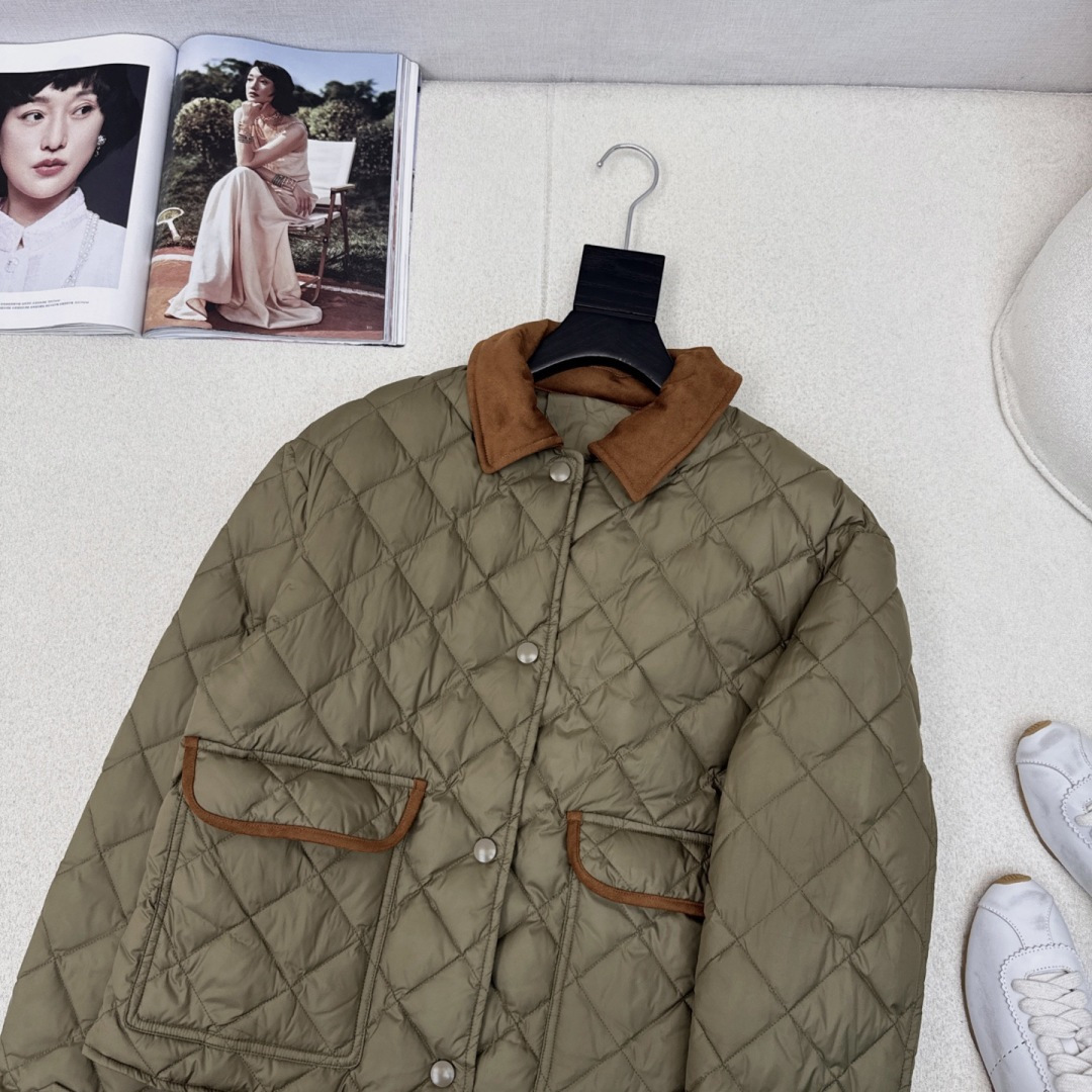 特价🉐️❗️现货齐码❗️不退不换❗️爆单款推荐 Miu 25Ss————秋冬最新款菱形绗缝拼麂皮绒翻领短