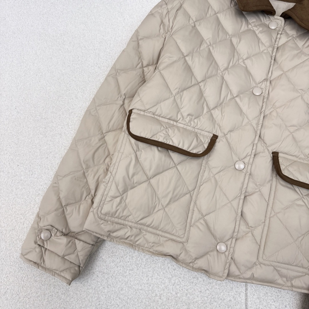 特价🉐️❗️现货齐码❗️不退不换❗️爆单款推荐 Miu 25Ss————秋冬最新款菱形绗缝拼麂皮绒翻领短