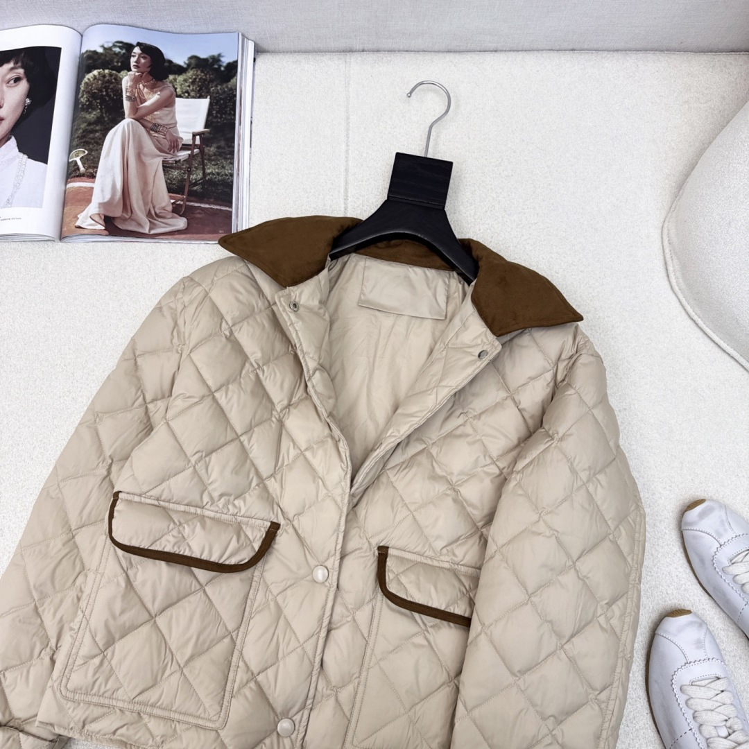 特价🉐️❗️现货齐码❗️不退不换❗️爆单款推荐 Miu 25Ss————秋冬最新款菱形绗缝拼麂皮绒翻领短