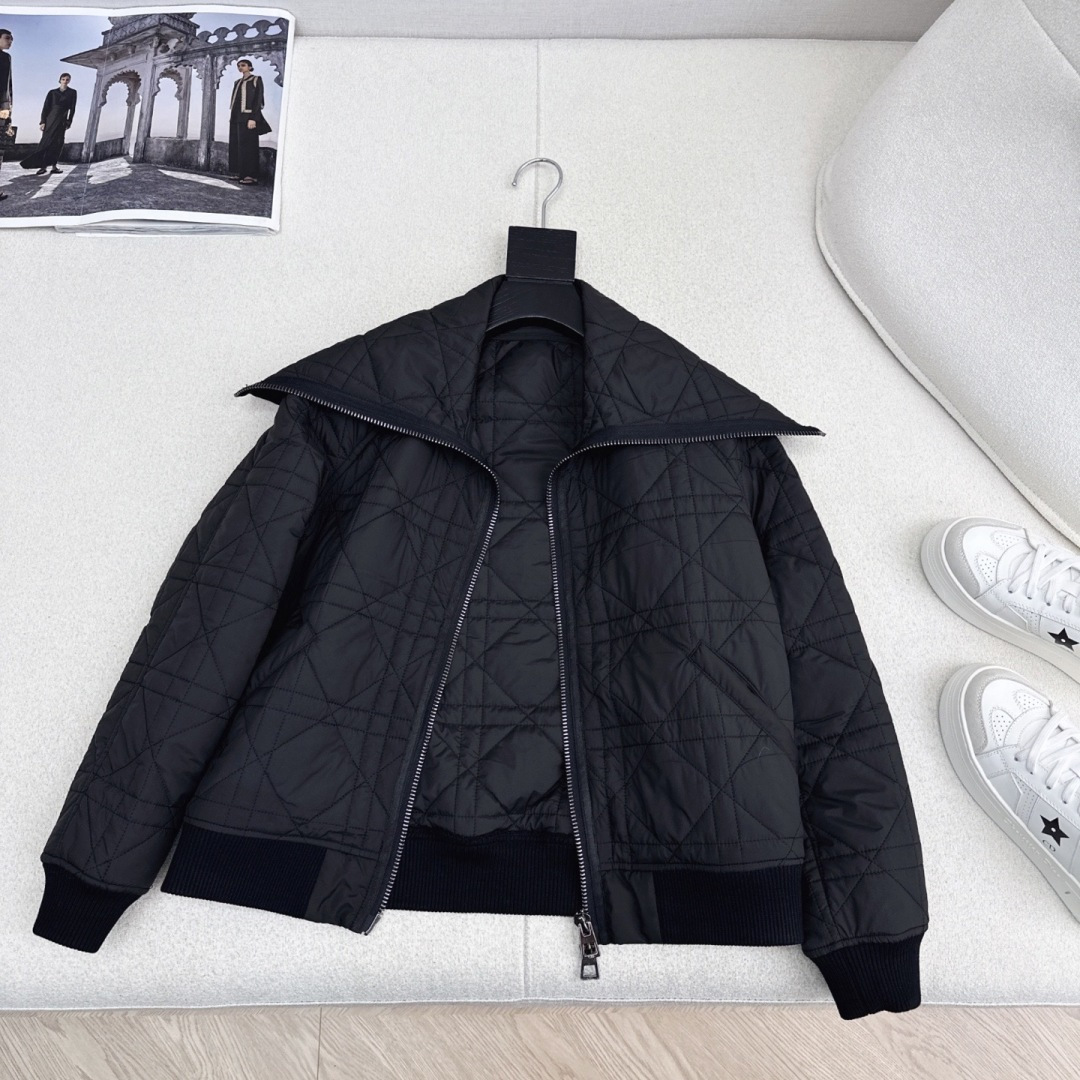 独家款～～CD 25Ss———秋冬最新款海军风小蜜蜂刺绣棉服外套 🖤温暖氛围感 怕冷的宝贝可以入手了 经