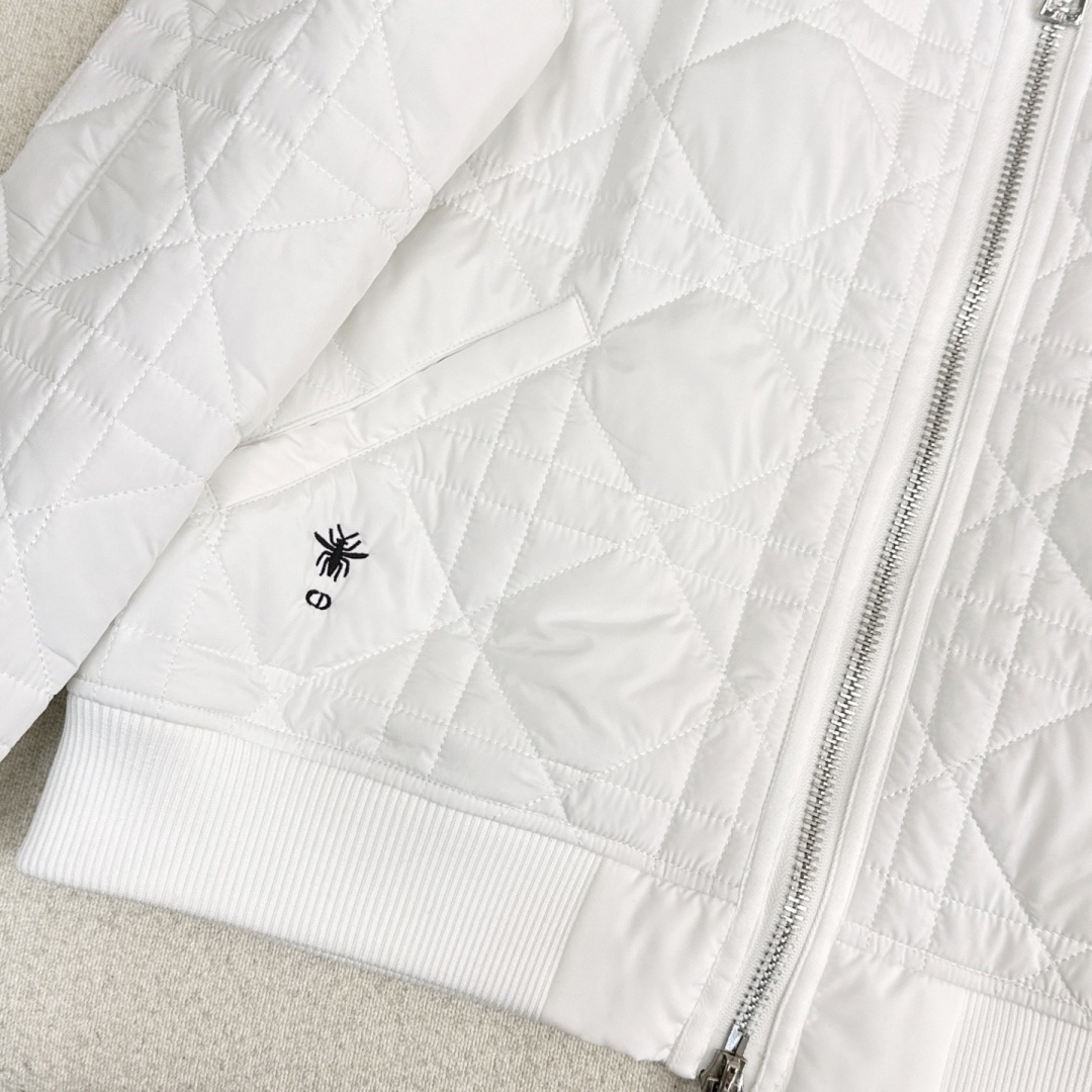 独家款～～CD 25Ss———秋冬最新款海军风小蜜蜂刺绣棉服外套 🖤温暖氛围感 怕冷的宝贝可以入手了 经
