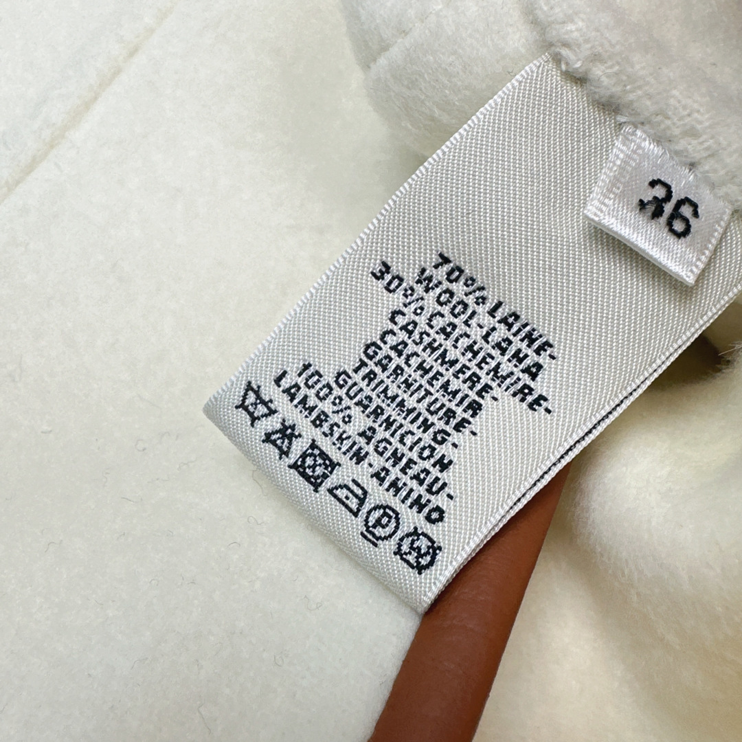 Her 25Ss————秋冬最新款本季必入高智感翻领大衣🖤秋冬新品叠搭神器 纯手工制作双面尼面料 拼接百
