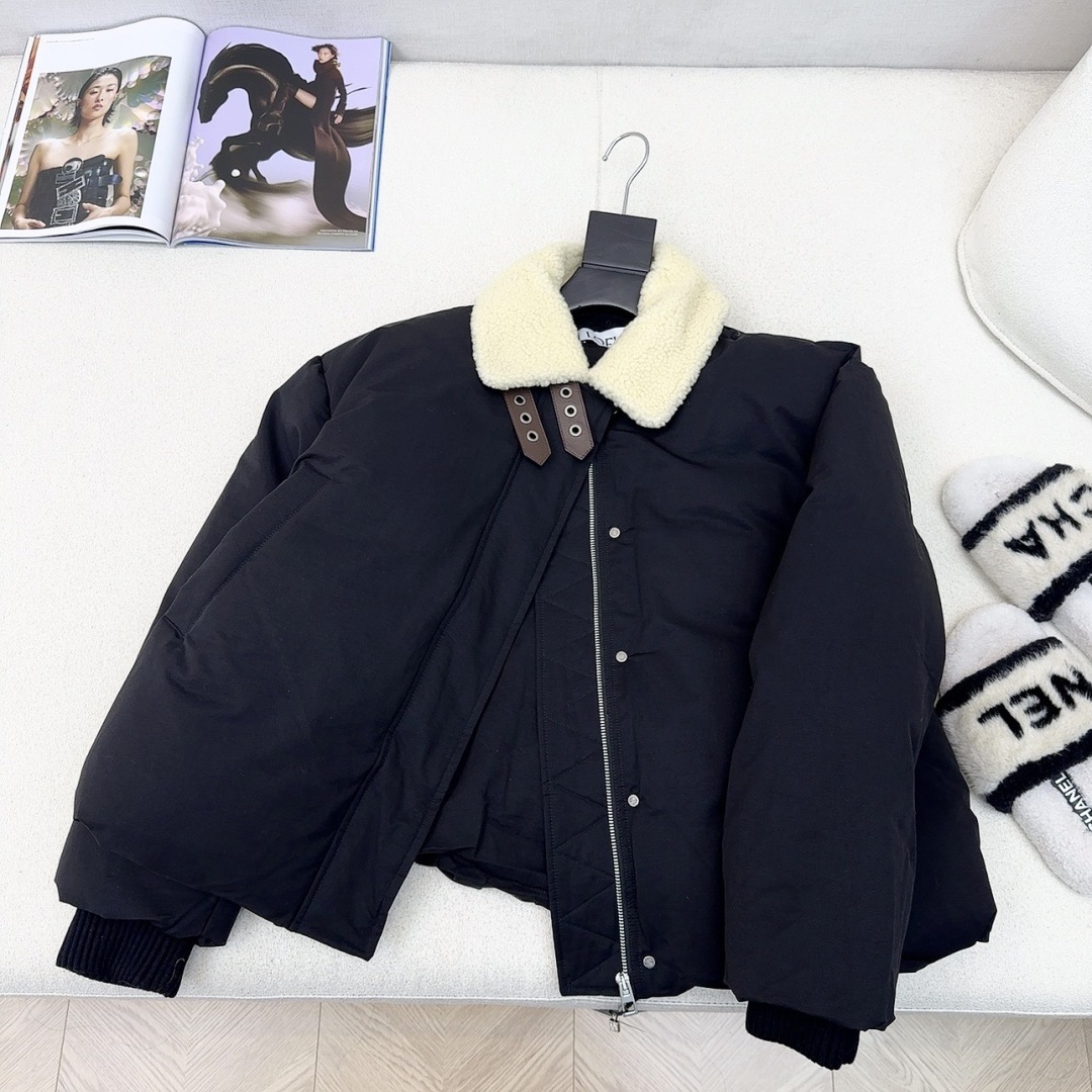 爆款推荐 原单品质 loe 25Ss———秋冬新款拼羊羔毛领面包羽绒服外套💛 超可爱宽松气球廓形 版型绝
