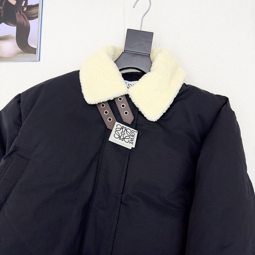 爆款推荐 原单品质 loe 25Ss———秋冬新款拼羊羔毛领面包羽绒服外套💛 超可爱宽松气球廓形 版型绝