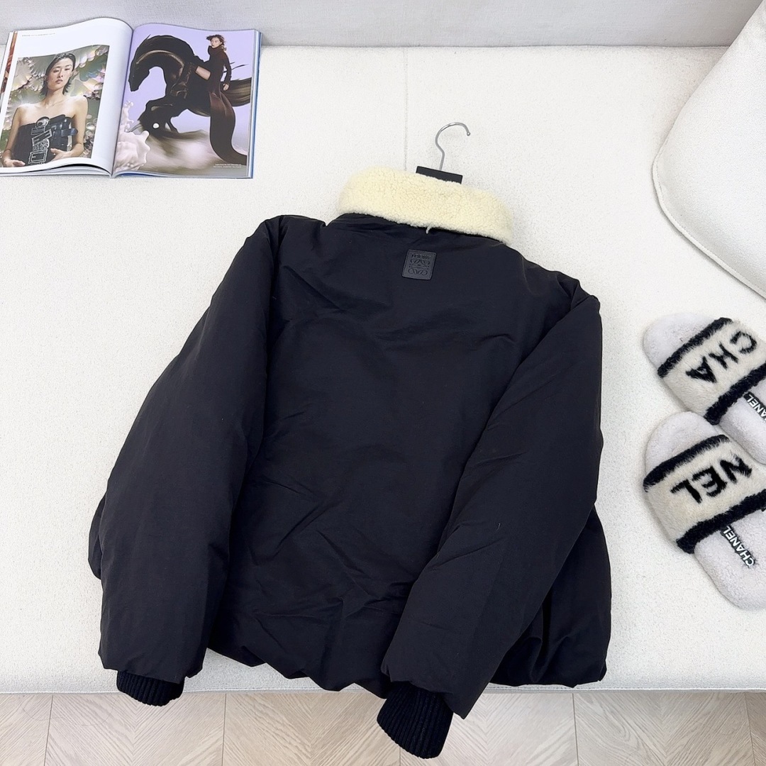 爆款推荐 原单品质 loe 25Ss———秋冬新款拼羊羔毛领面包羽绒服外套💛 超可爱宽松气球廓形 版型绝