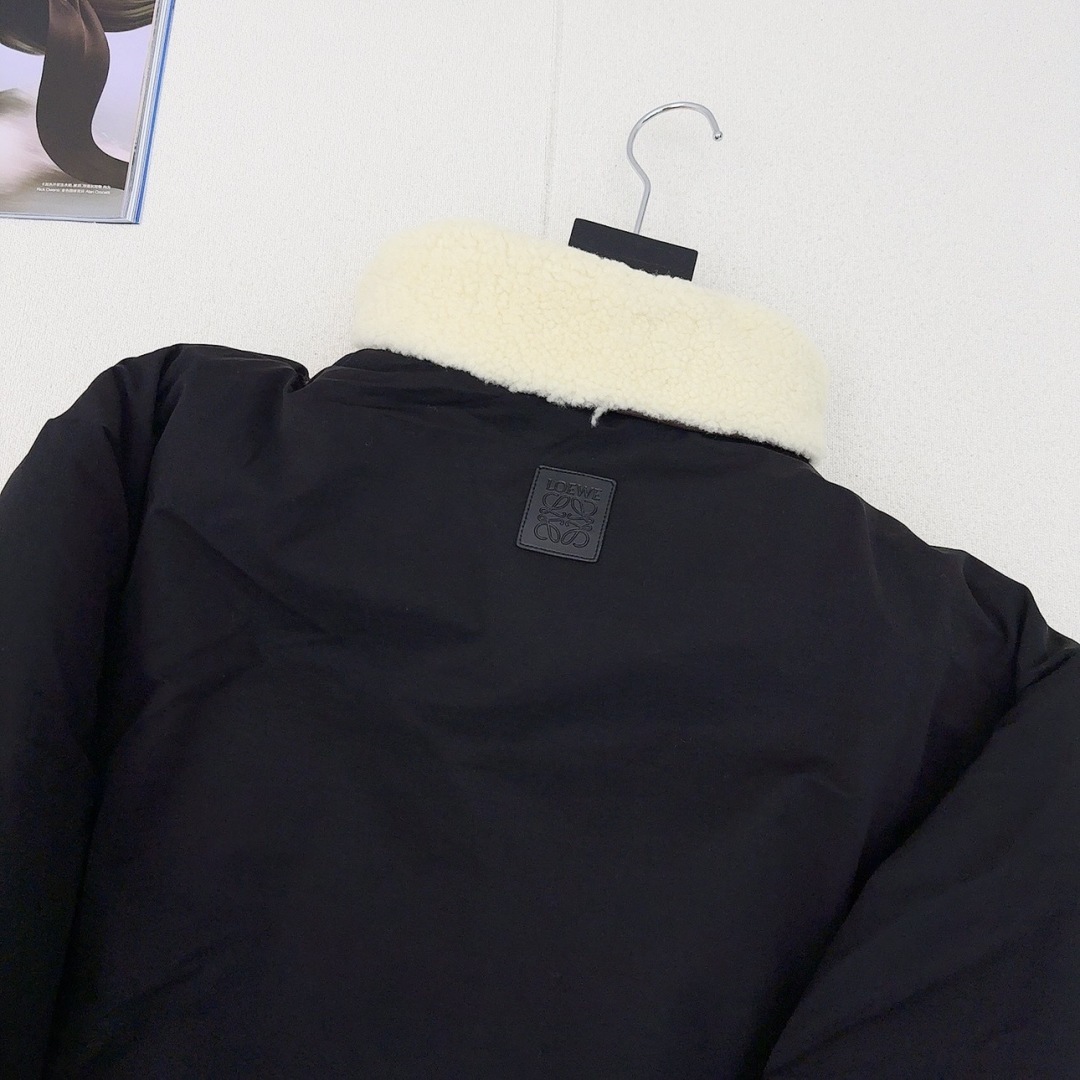 爆款推荐 原单品质 loe 25Ss———秋冬新款拼羊羔毛领面包羽绒服外套💛 超可爱宽松气球廓形 版型绝