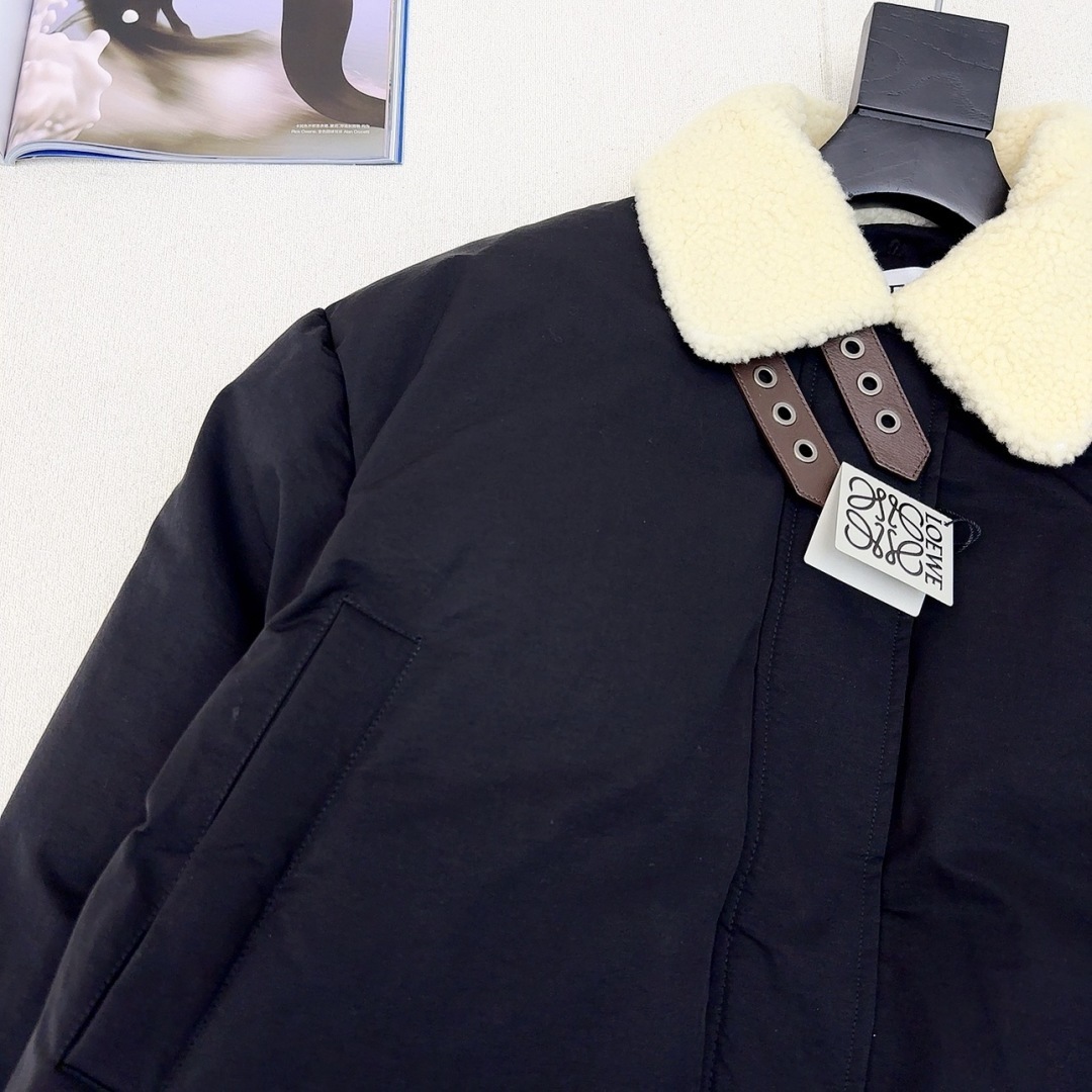 爆款推荐 原单品质 loe 25Ss———秋冬新款拼羊羔毛领面包羽绒服外套💛 超可爱宽松气球廓形 版型绝