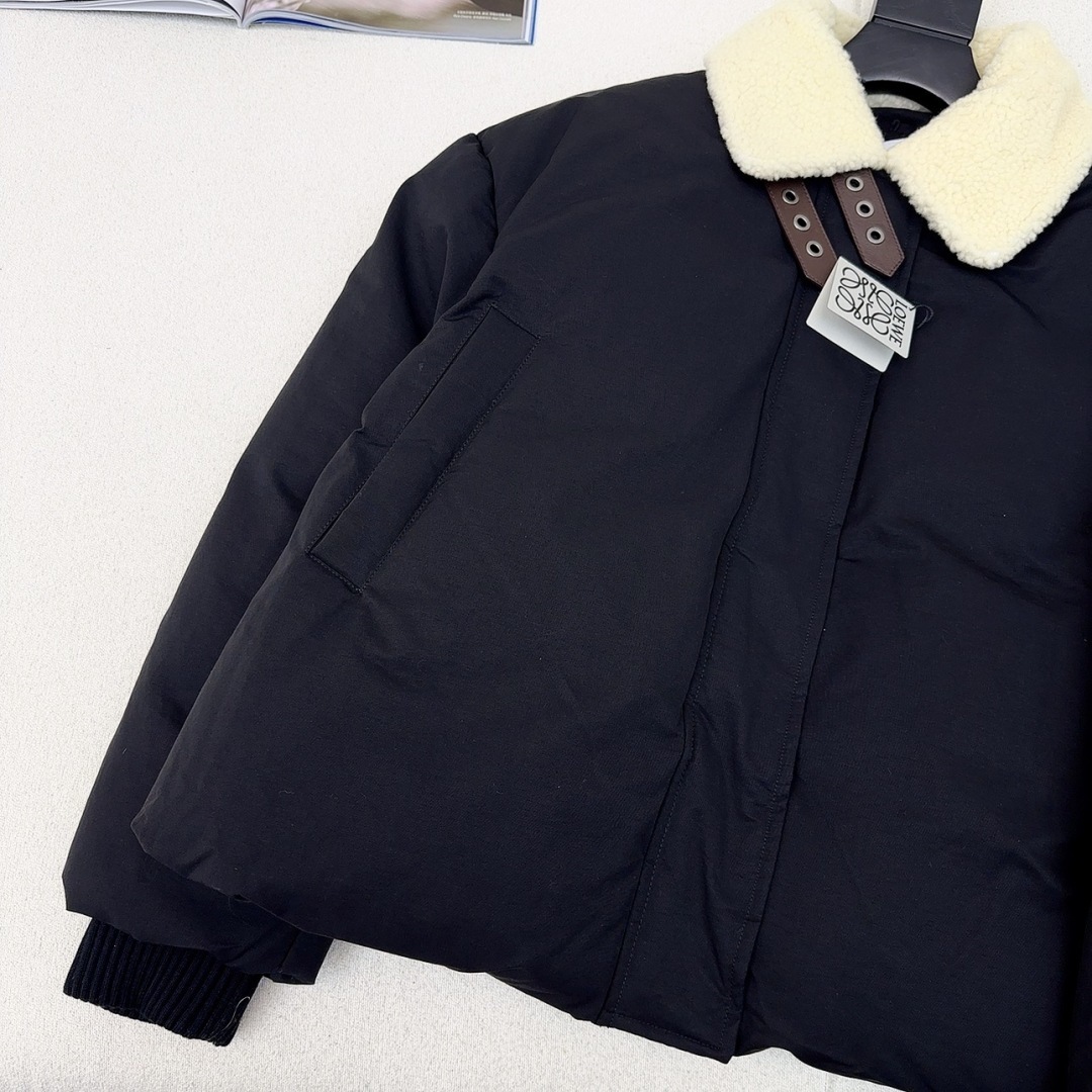 爆款推荐 原单品质 loe 25Ss———秋冬新款拼羊羔毛领面包羽绒服外套💛 超可爱宽松气球廓形 版型绝