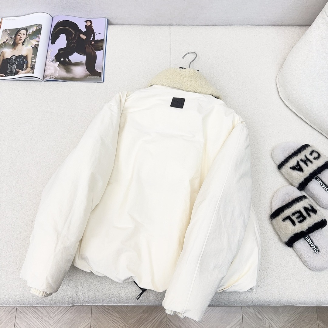 爆款推荐 原单品质 loe 25Ss———秋冬新款拼羊羔毛领面包羽绒服外套💛 超可爱宽松气球廓形 版型绝