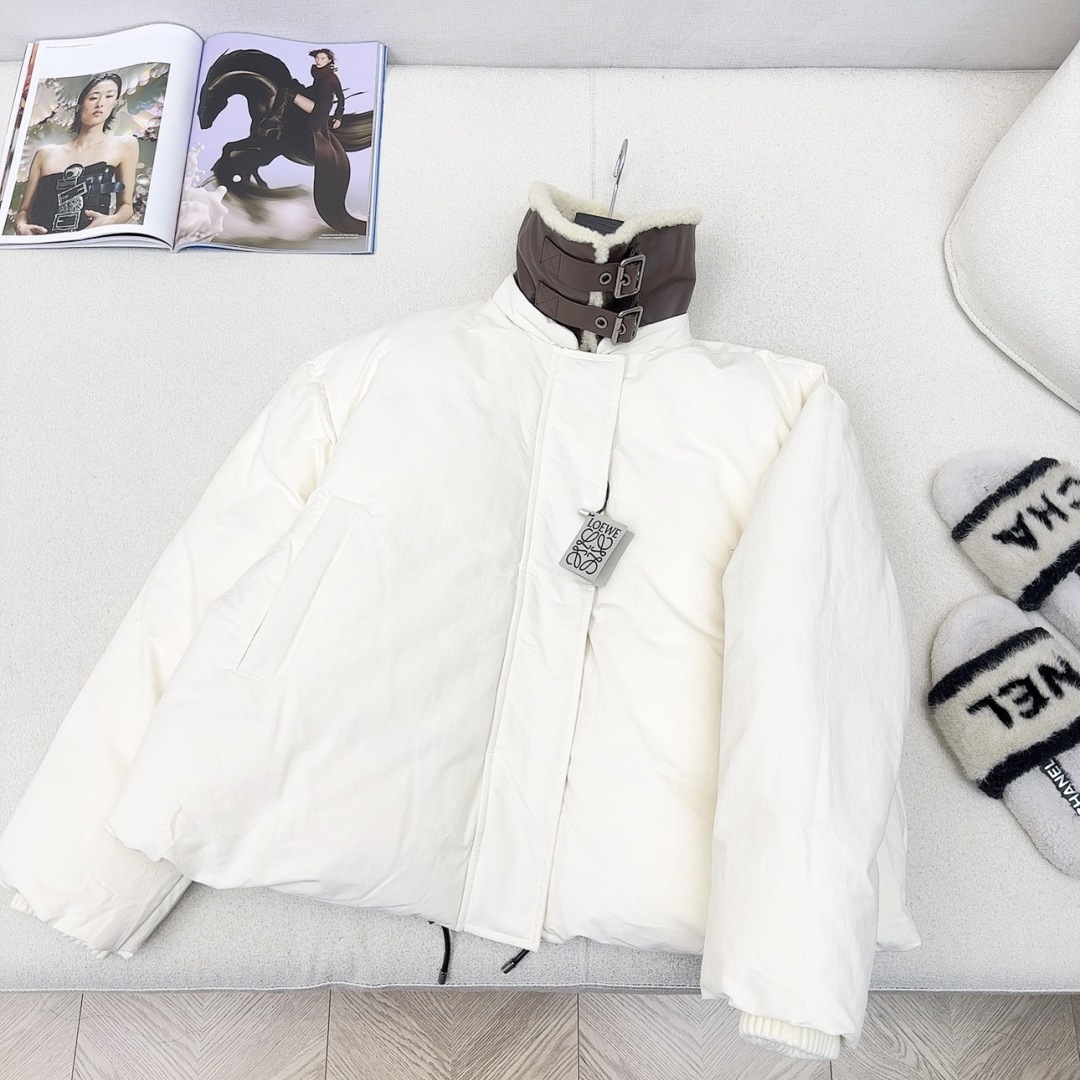 爆款推荐 原单品质 loe 25Ss———秋冬新款拼羊羔毛领面包羽绒服外套💛 超可爱宽松气球廓形 版型绝