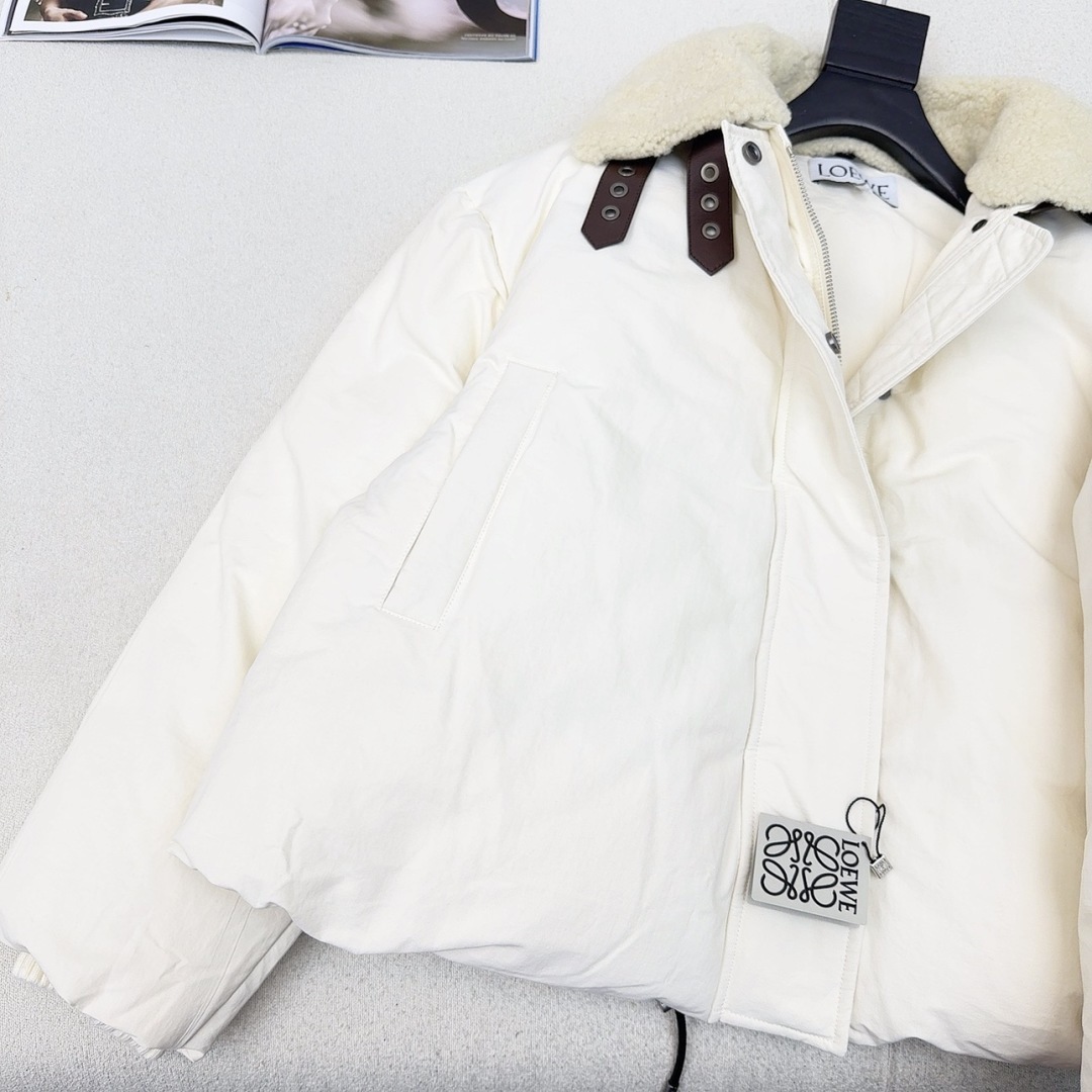 爆款推荐 原单品质 loe 25Ss———秋冬新款拼羊羔毛领面包羽绒服外套💛 超可爱宽松气球廓形 版型绝