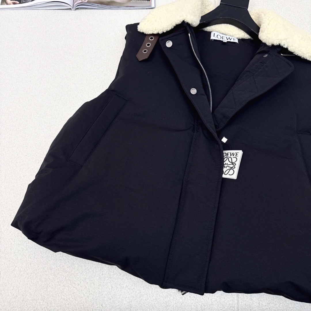 爆款推荐 原单品质 loe 25Ss———秋冬新款拼羊羔毛领面包羽绒服马甲💛 超可爱宽松气球廓形 版型绝