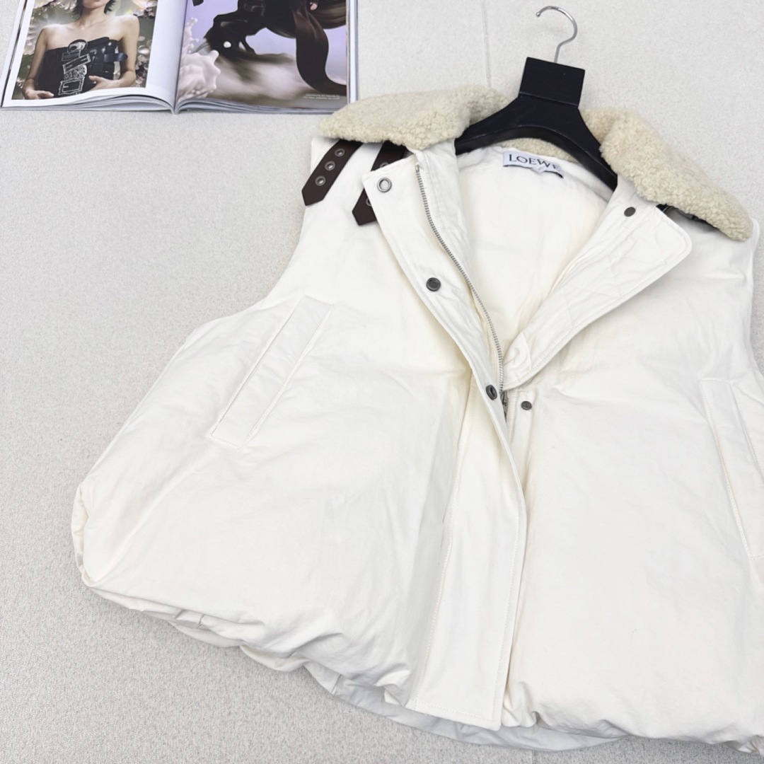 爆款推荐 原单品质 loe 25Ss———秋冬新款拼羊羔毛领面包羽绒服马甲💛 超可爱宽松气球廓形 版型绝