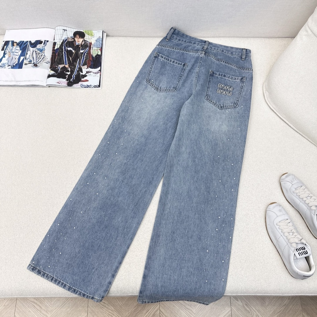 独家款 Miu 25Ss——春夏最新款时髦精必入拼接水溶刺绣边烫钻牛仔裤 💙高腰直筒版型不挑人巨显瘦显腿