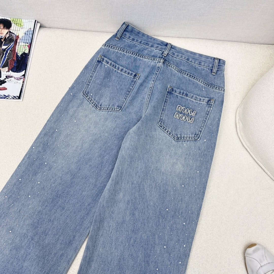 独家款 Miu 25Ss——春夏最新款时髦精必入拼接水溶刺绣边烫钻牛仔裤 💙高腰直筒版型不挑人巨显瘦显腿
