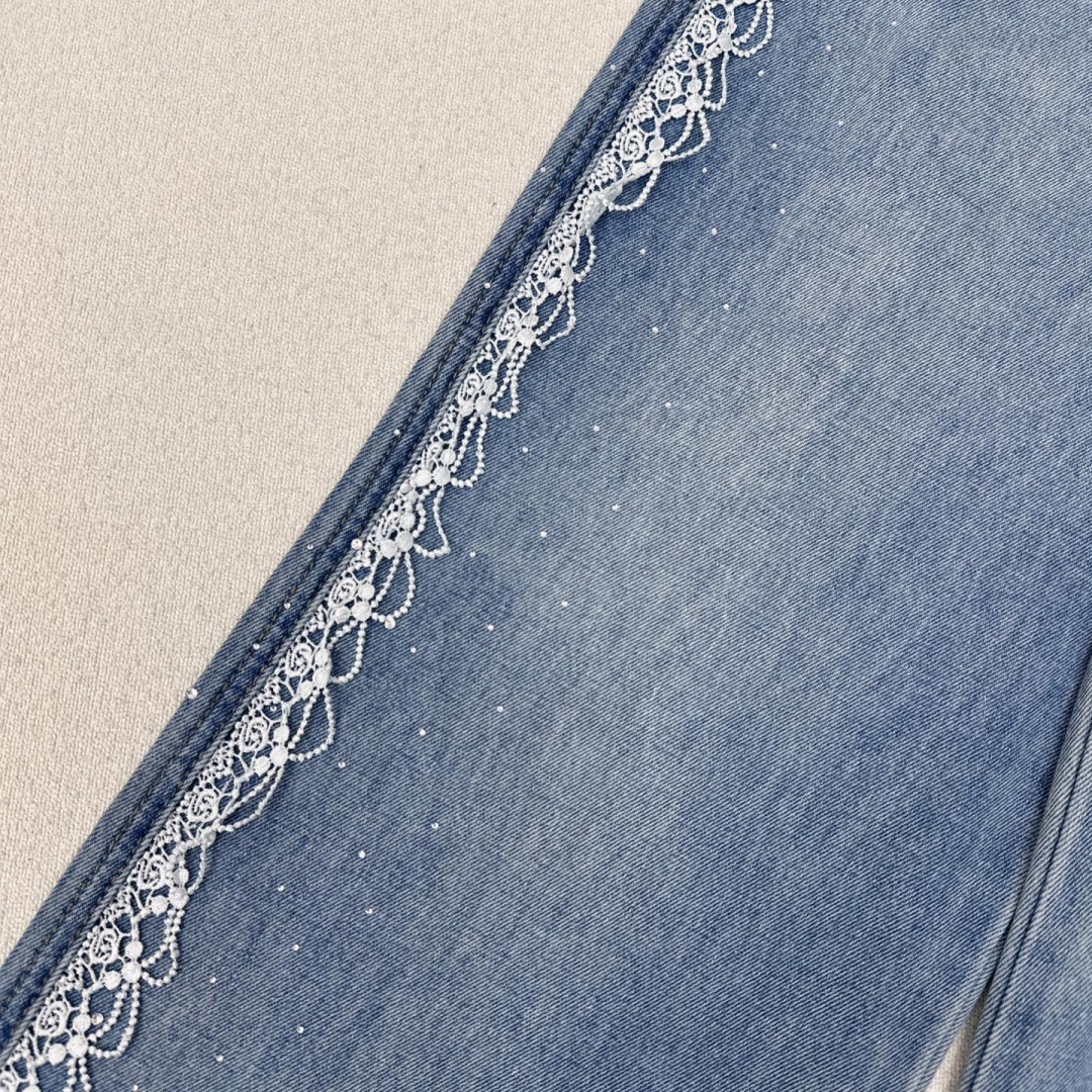 独家款 Miu 25Ss——春夏最新款时髦精必入拼接水溶刺绣边烫钻牛仔裤 💙高腰直筒版型不挑人巨显瘦显腿