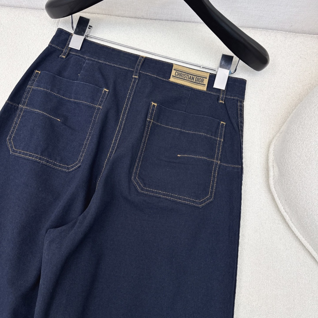 特价🉐️❗️现货齐码❗️不退不换❗️CD 25Ss———早秋最新款高级极简风牛仔套装🤍翻领牛仔外套+中高