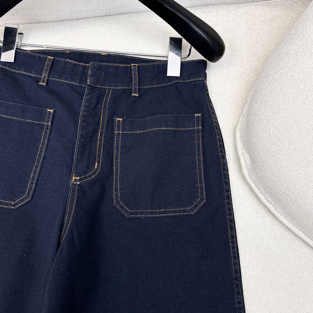 特价🉐️❗️现货齐码❗️不退不换❗️CD 25Ss———早秋最新款高级极简风牛仔套装🤍翻领牛仔外套+中高