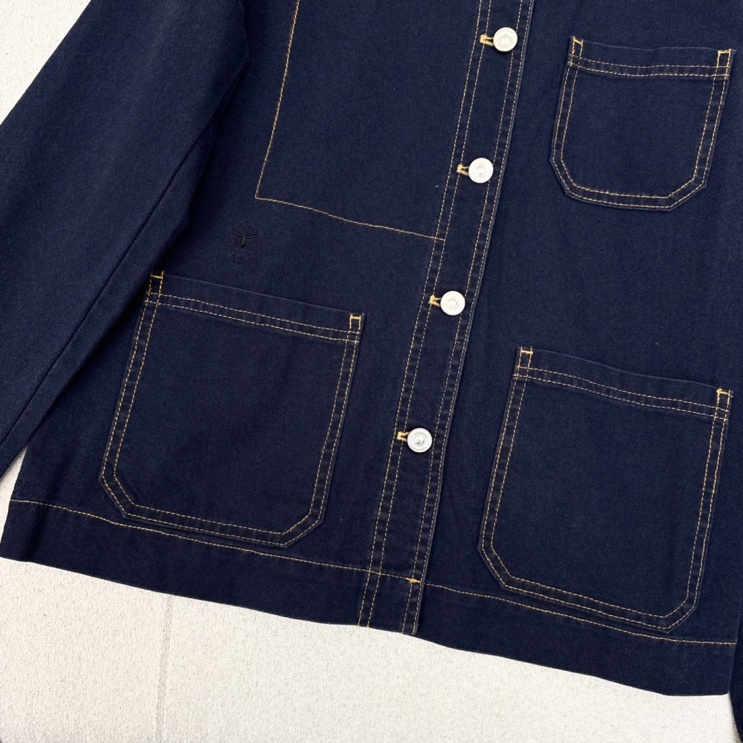 特价🉐️❗️现货齐码❗️不退不换❗️CD 25Ss———早秋最新款高级极简风牛仔套装🤍翻领牛仔外套+中高