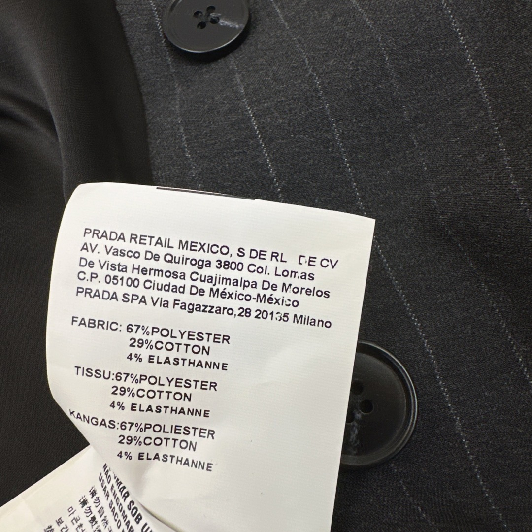 减龄缪式穿搭 Miu 25Ss———秋冬最新款假两件设计可拆卸针织领条纹西装外套🖤缪式时髦 自上而下利落