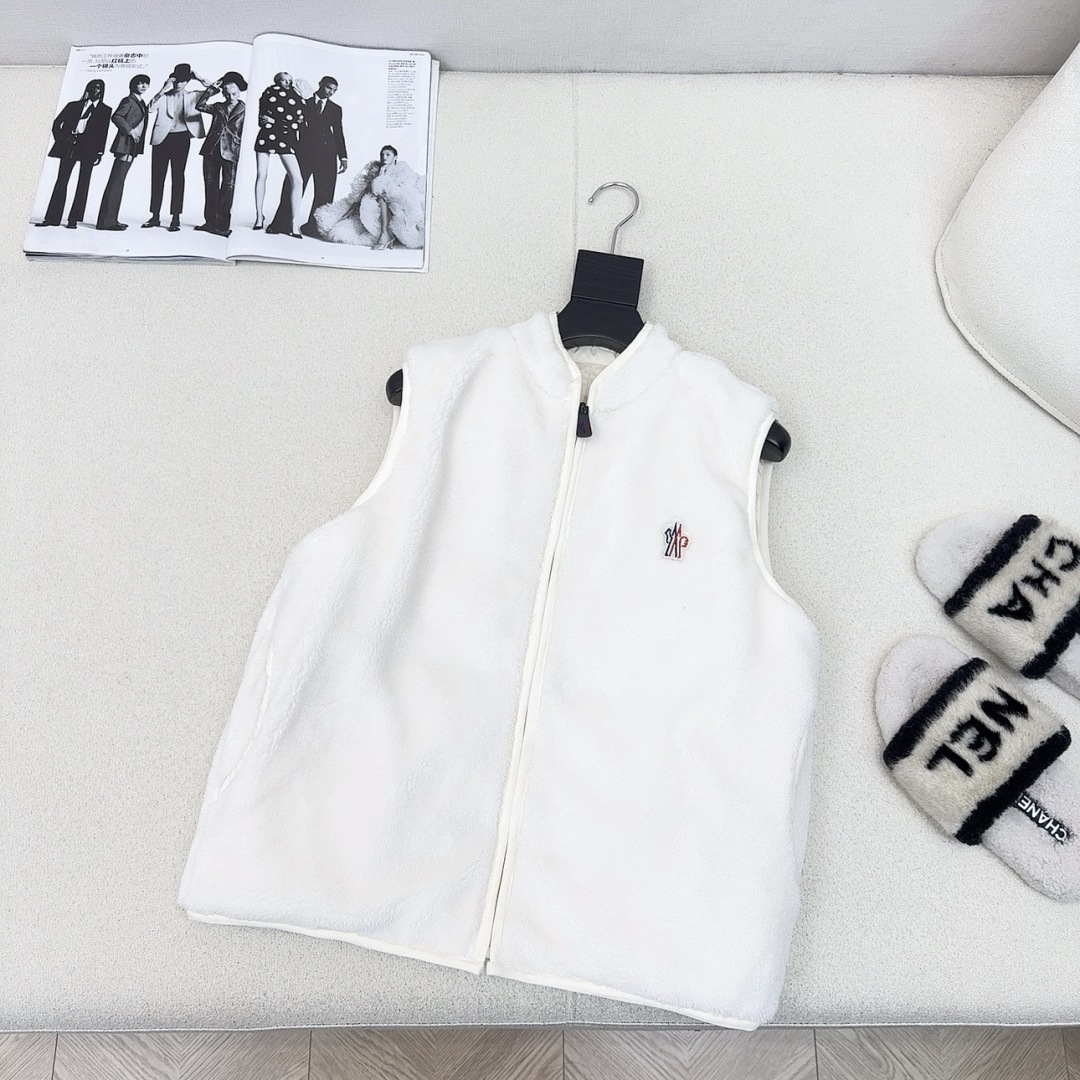 原单品质 Mc 25Ss————秋冬最新款小立领毛绒绒羊羔毛双面羽绒服马甲外套 🤍定制环保羊羔毛面料软糯