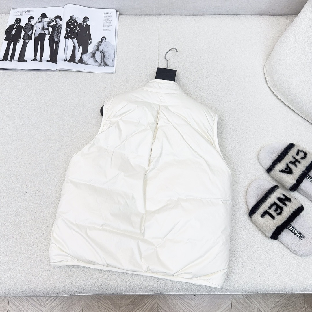 原单品质 Mc 25Ss————秋冬最新款小立领毛绒绒羊羔毛双面羽绒服马甲外套 🤍定制环保羊羔毛面料软糯