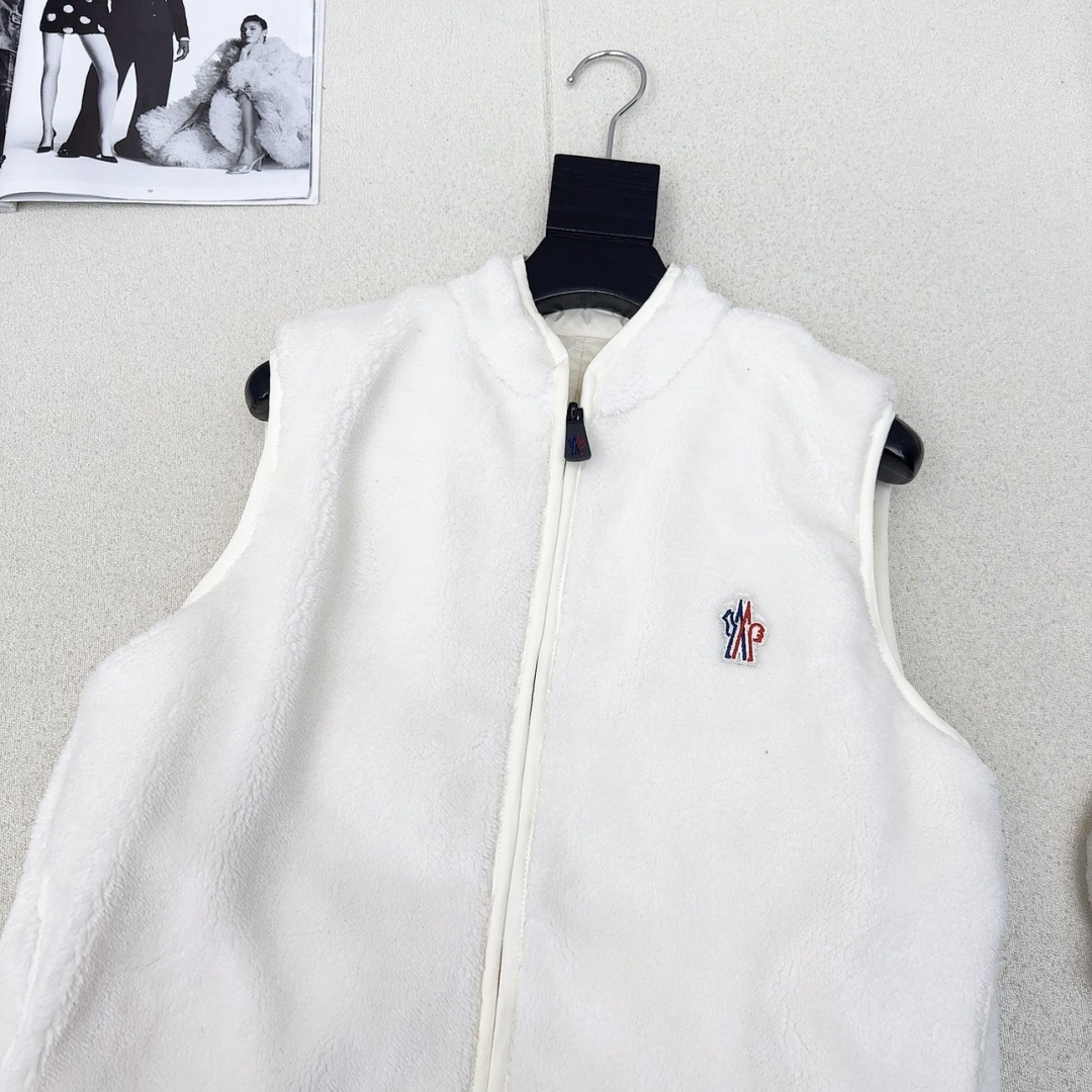 原单品质 Mc 25Ss————秋冬最新款小立领毛绒绒羊羔毛双面羽绒服马甲外套 🤍定制环保羊羔毛面料软糯