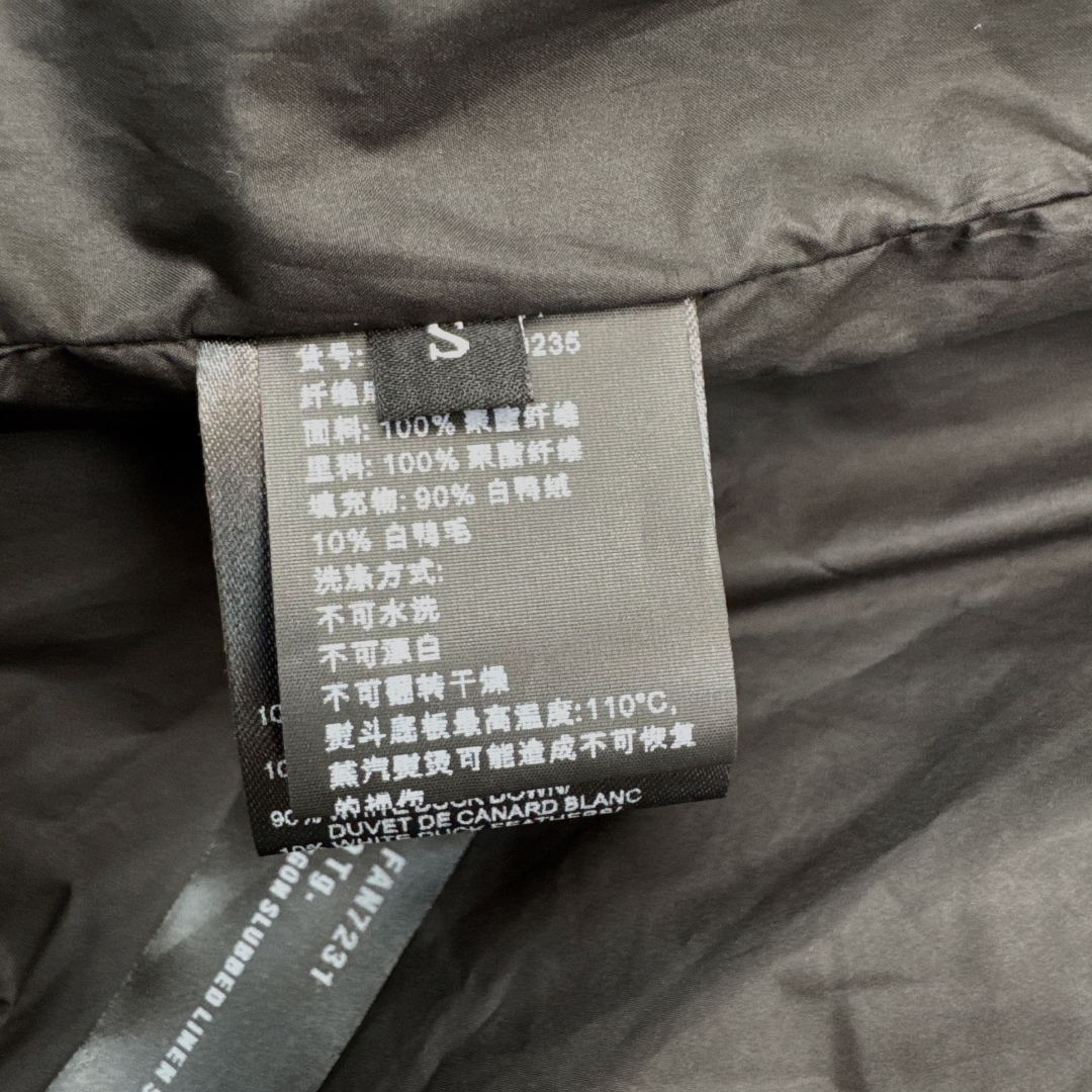 独家款～ lp🆕 25Ss————秋冬最新款抽绳束腰羽绒马甲外套🤎立领H版型自由调节设计 收腰版型上身休