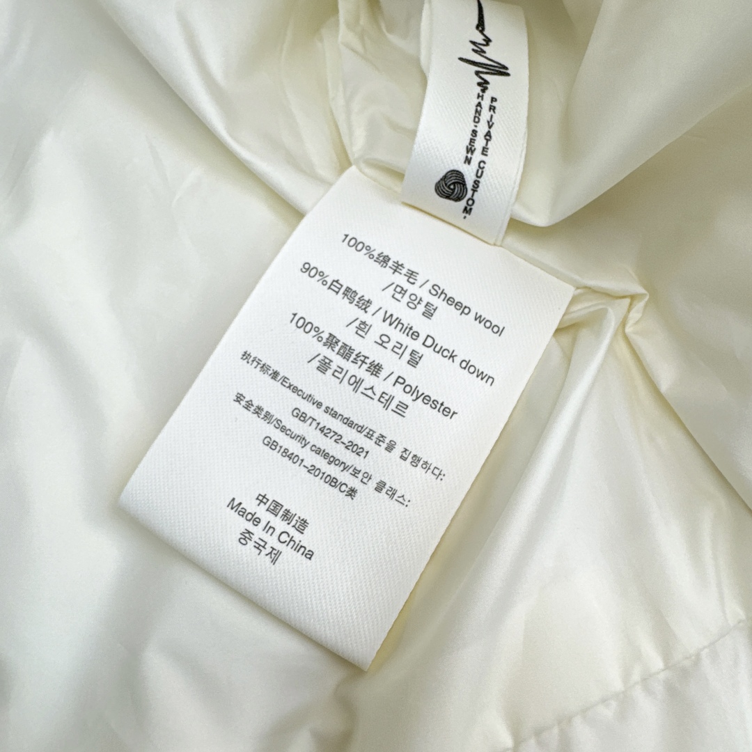 独家款～～lp🆕 25Ss———秋冬最新款羊毛拼接羽绒服🖤 国标进口90白鸭绒填充 轻盈舒适自带发热保暖