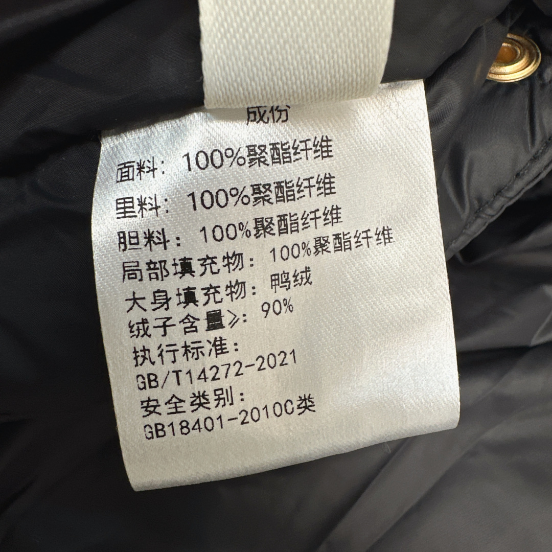 Max 25Ss————秋冬最新款斗篷式连帽羽绒马甲🤎原版开模定制尼龙面料 90绒填充 原版完美复刻炒鸡
