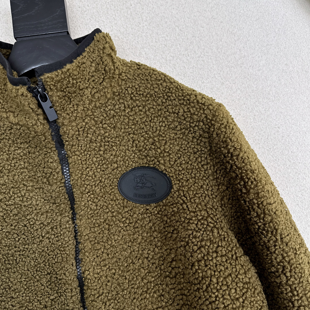 Bur 25SS———秋冬新品摇粒绒泰迪熊立领外套 胸前黑色圆形logo装饰有辨识度又吸睛 立领拉链设计