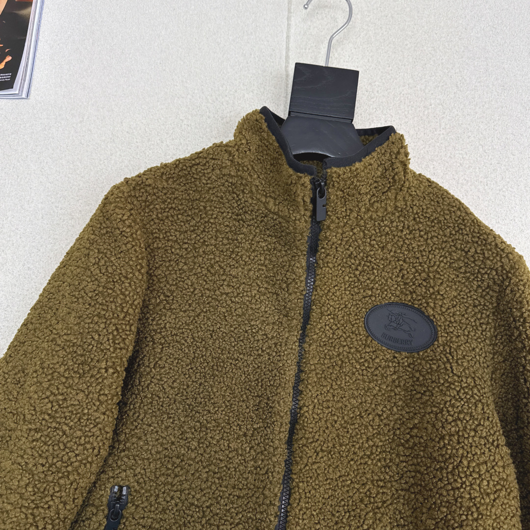 Bur 25SS———秋冬新品摇粒绒泰迪熊立领外套 胸前黑色圆形logo装饰有辨识度又吸睛 立领拉链设计