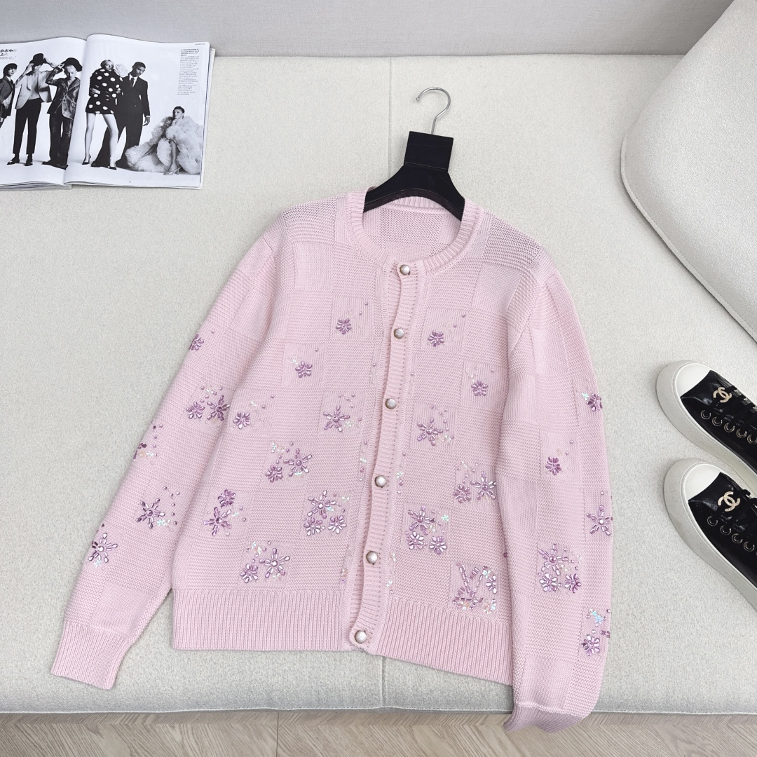 男女同款 25Ss————秋冬最新款联名Nigo系列Monogram花㚏烫钻花重工定珠开衫外套🩷重工定位
