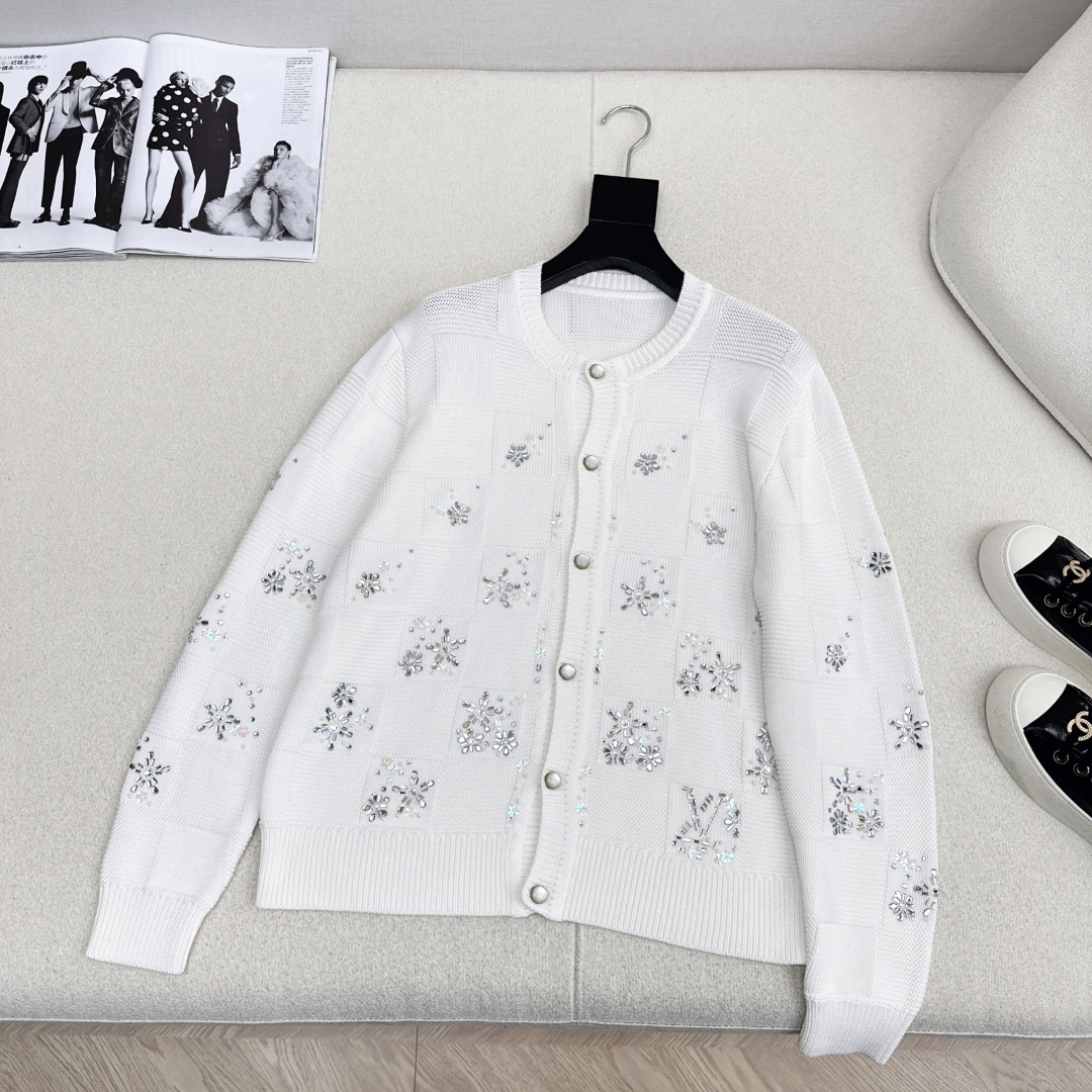 男女同款 25Ss————秋冬最新款联名Nigo系列Monogram花㚏烫钻花重工定珠开衫外套🩷重工定位