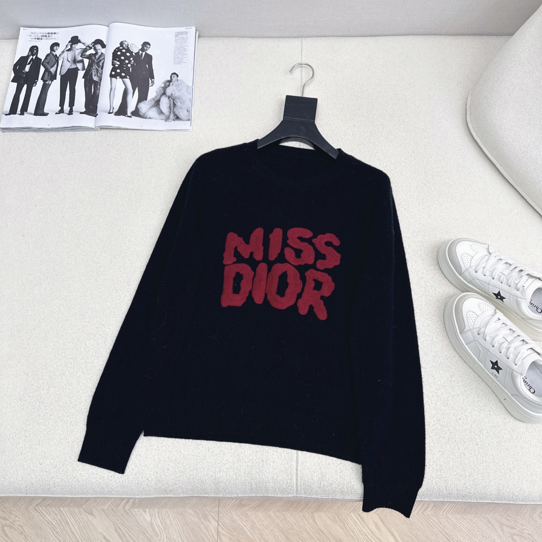 MissD Embroidered Logo Sweater: Classic Style, Comfortable & Versatile 5 cmp i1758730050071 9530 0 3